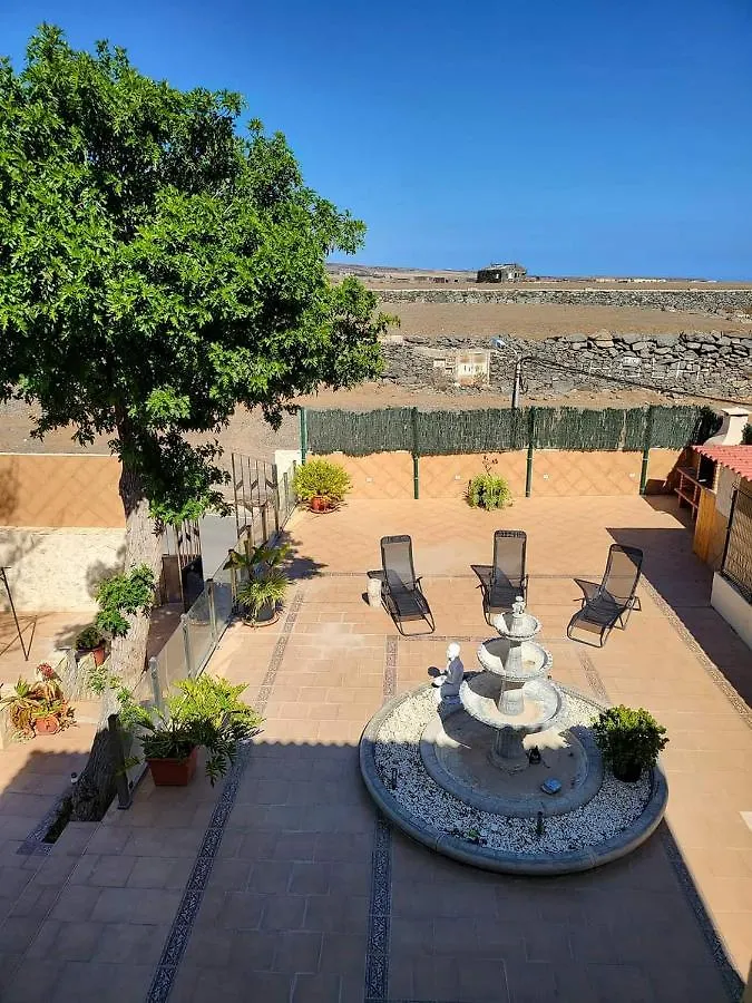 Hostel Montana Luna Maspalomas  Pensión