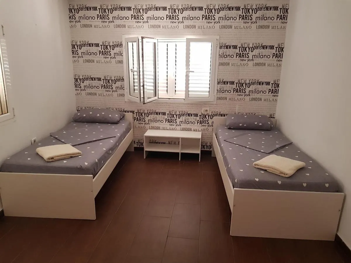Hostel Montana Luna Maspalomas  0*, Maspalomas (Gran Canaria)